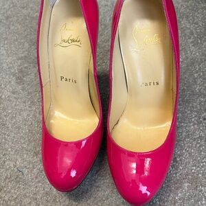 Christian Louboutin patent leather pumps size 35.5 (Fits like 35) hot pink